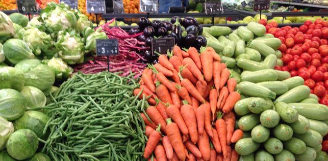 Mostrador-supermercado-lleno-verduras_EDIIMA20141203_0544_14-1.jpg