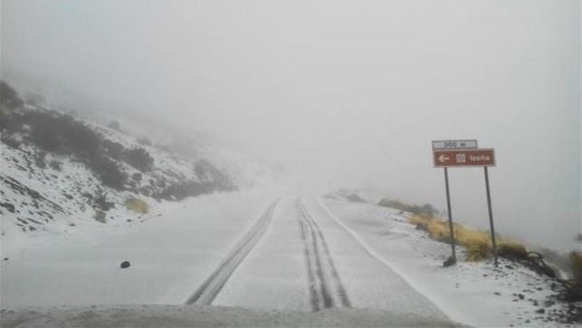 Nieve-accesos-Teide-CABILDO-TENERIFE_EDIIMA20141123_0334_13.jpg